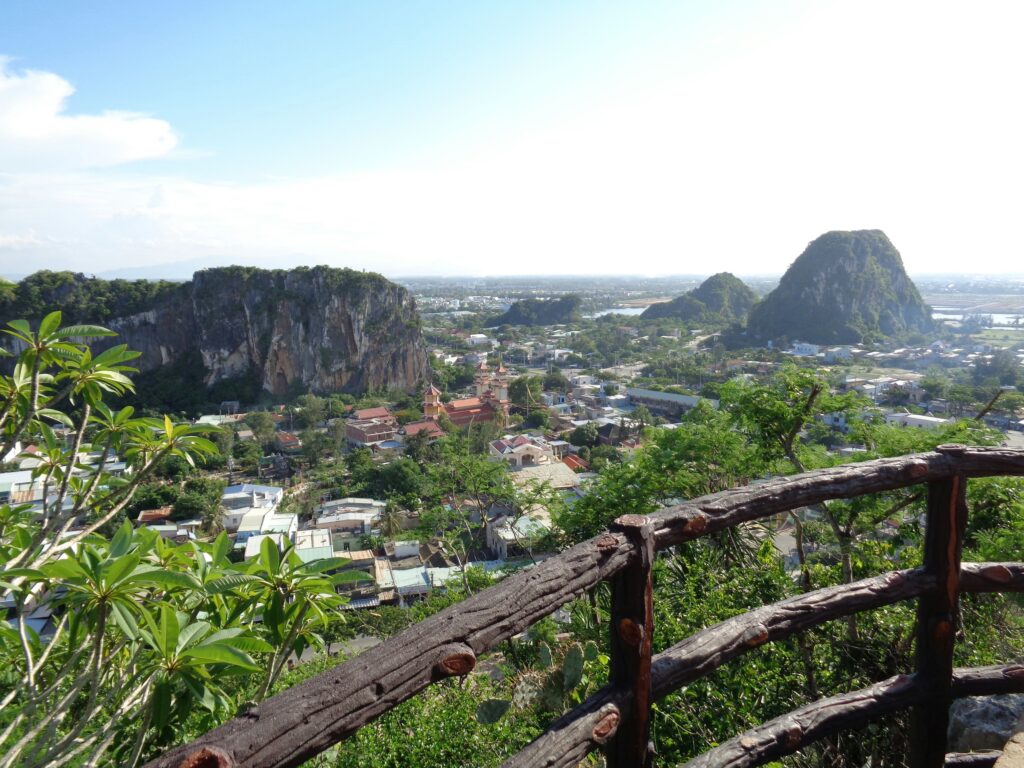 retriit vietnam marble mountains